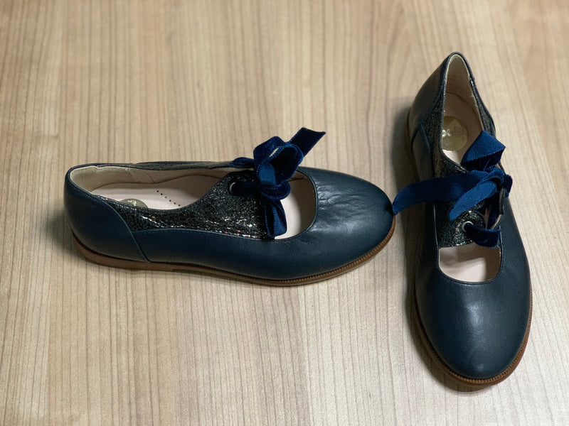 Zapatos Cerrados elegantes para niñas DISPONIBLE EN MALABO