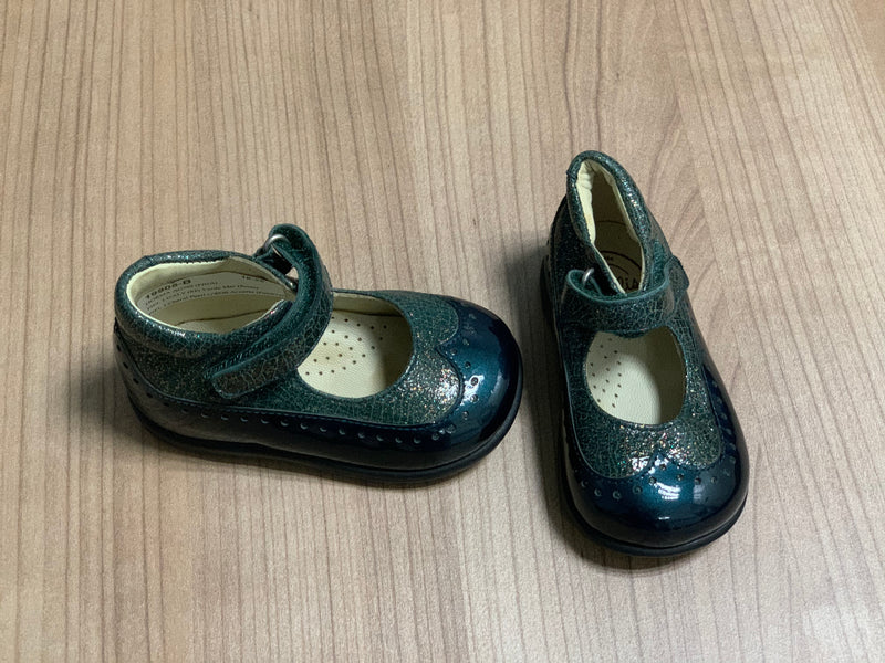 Zapatos elegantes de bebe DISPONIBLE EN MALABO