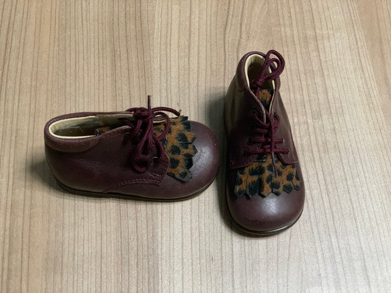 Zapatos botines  elegantes para bebe DISPONIBLE EN MALABO