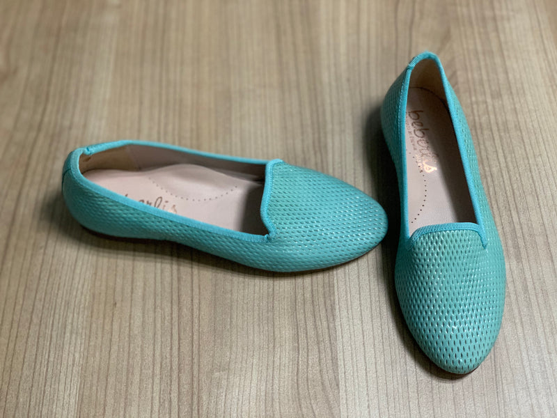 Zapatos elegantes para niñas DISPONIBLE EN MALABO